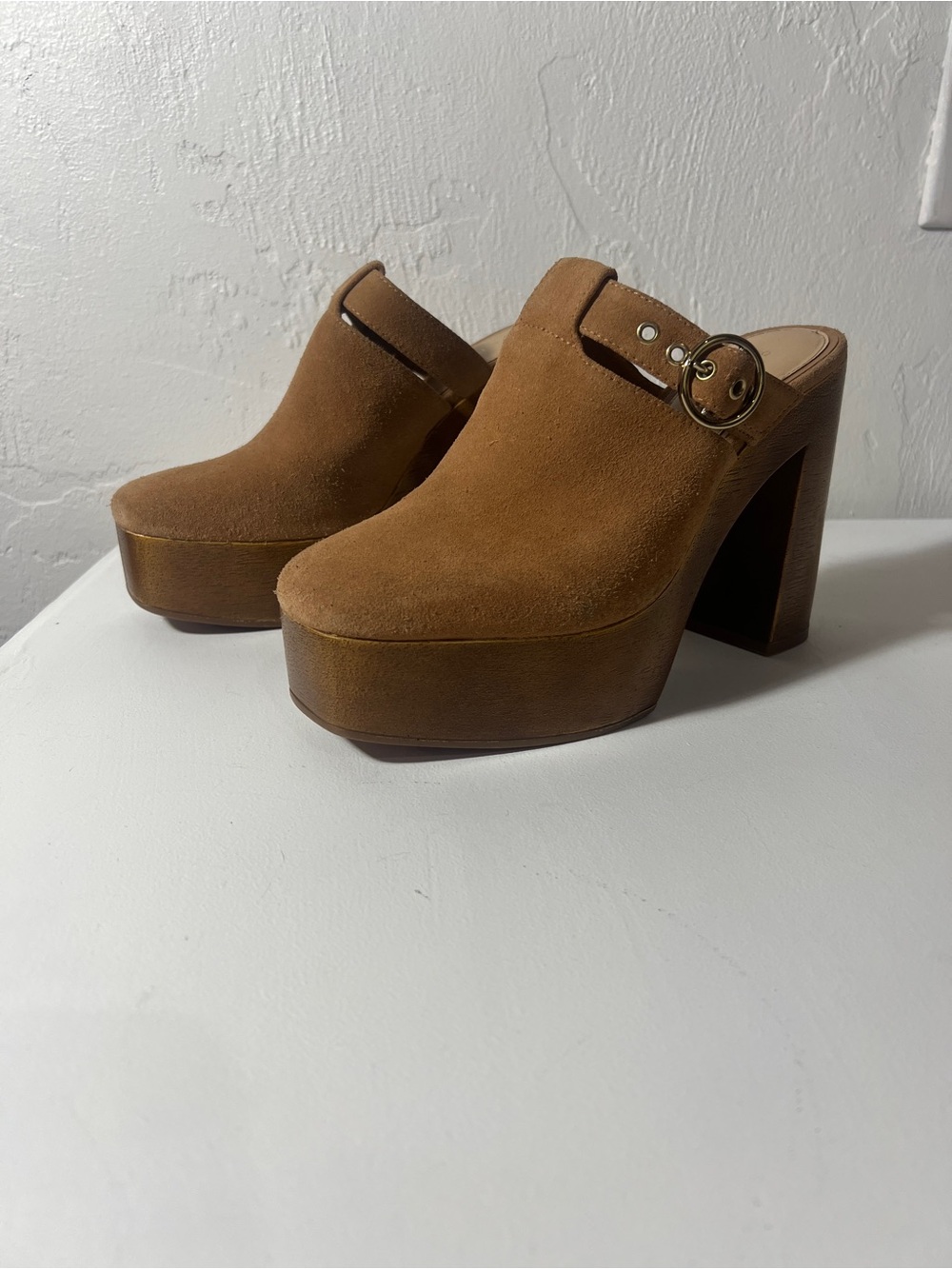 Gianni Bini Sotelo Platform Clogs